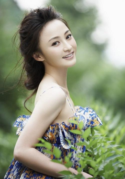 她是那么的美丽