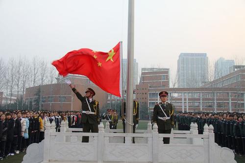 学校升旗仪式_350字