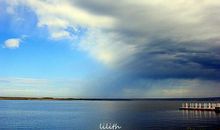 一半晴，一半雨