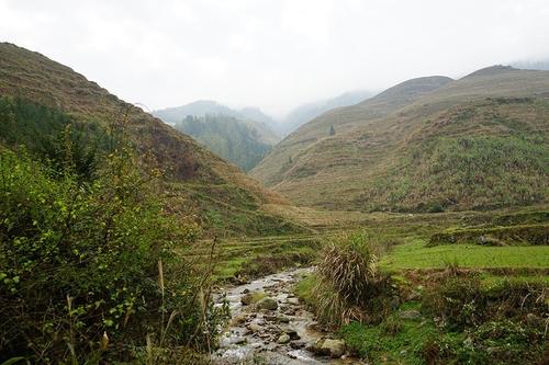 翻山越岭