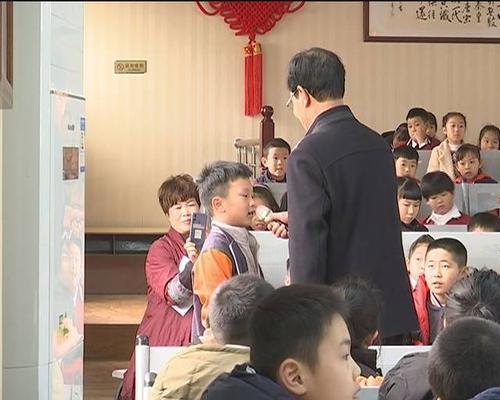 雷锋的精神世代相传