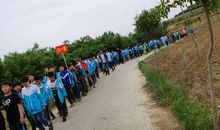 一路艰辛一路欢笑