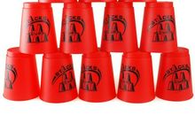 激烈的叠杯子游戏