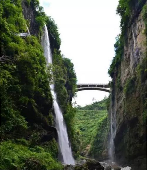 美丽的恩施大峡谷