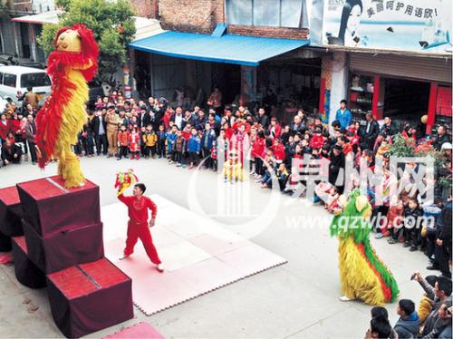 农村的新年真的很热闹