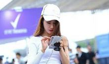 一个爱臭美的人