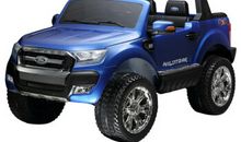 心爱的玩具汽车