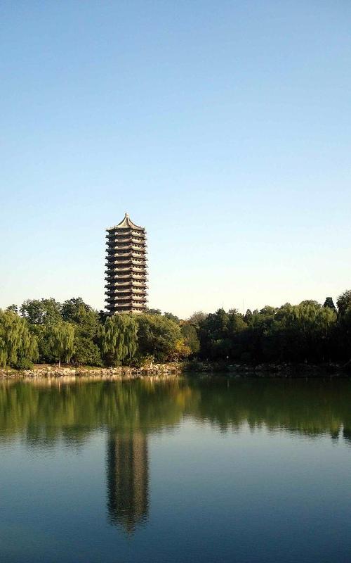 渭明湖上的桥