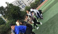 一次精彩的拔河比赛