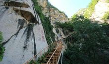 镌刻在花岗岩里的约定