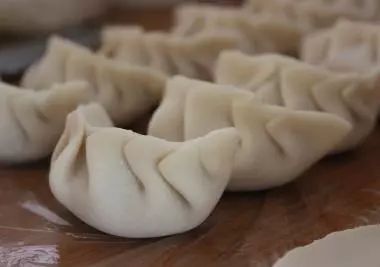 饺子里的团圆祝福