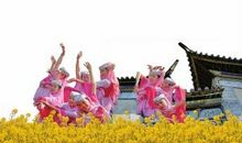 民族团结演讲稿：让民族团结之花处处绽放_1500字