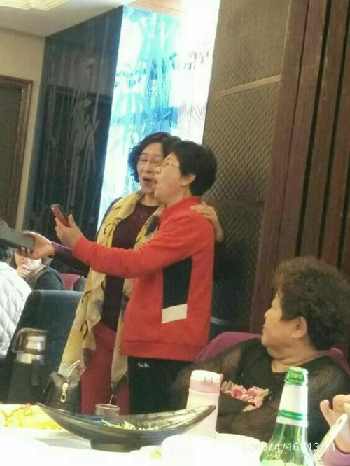 赞美我们的显示器