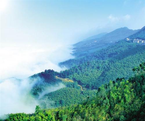 高山，水域和风俗习惯