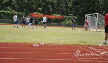 小区里的足球比赛