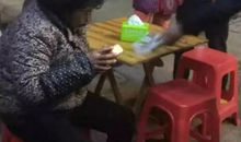 街头暖心的一幕