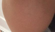 一双布满污渍的手