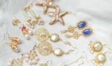 抓住周围的珍珠