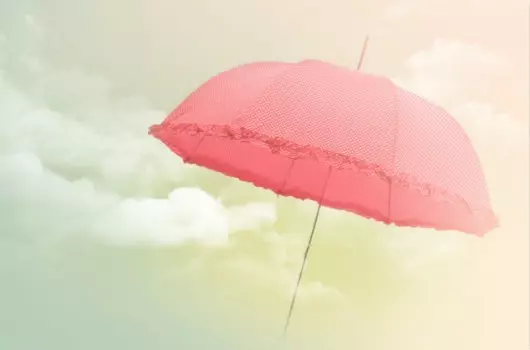 看到伞里的真相