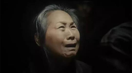 只是因为她
