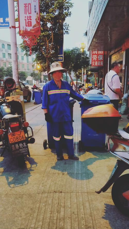 我们的榜样-环卫工人
