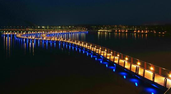 美丽的龙子湖公园