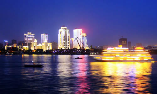 描述夜景的构图
