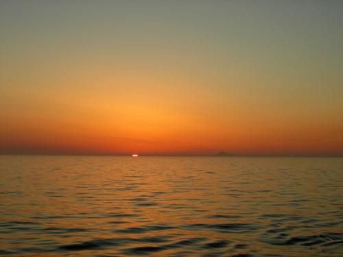 海上日出