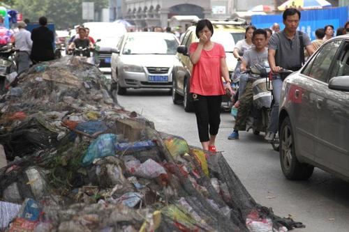 路边垃圾