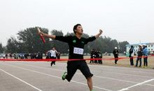 冲过终点线的那一刻