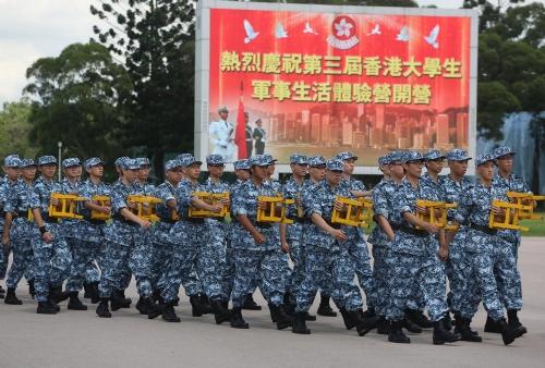 丰富多彩的军事训练