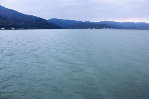 初冬的湖