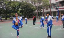 热闹的跳绳比赛