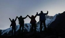 观《攀登者》有感