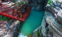 探秘龙潭大峡谷