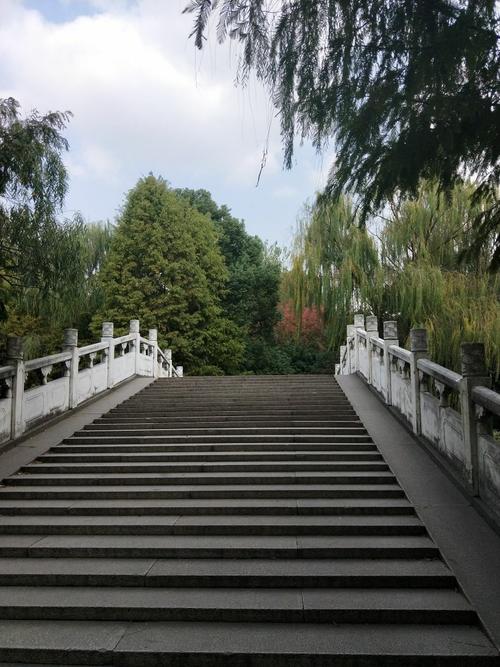 浙江大学紫金港校区一日游