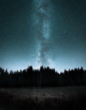 夜空下的风景