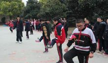 精彩的三跳比赛