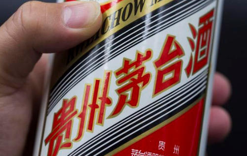 关于世界无烟日的英语作文：吸烟有害_750字