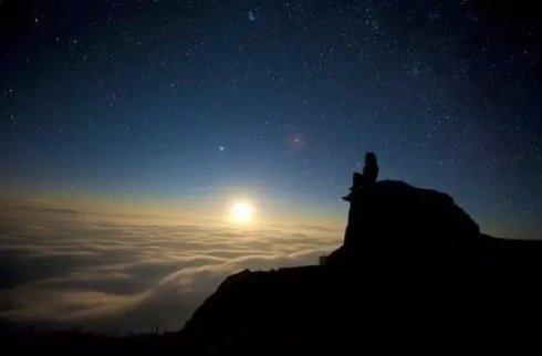仰望星星，脚踏实地