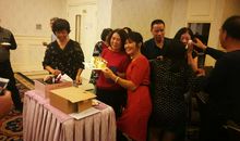 参加同学生日宴会