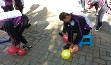 快乐的吹气球比赛