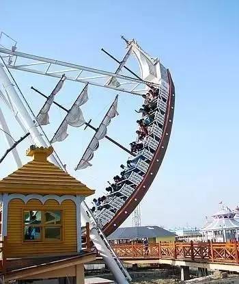 玩海盗船