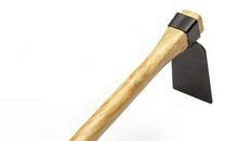 充满泥味的锄头