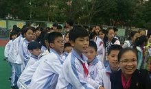 一场激烈的拔河比赛