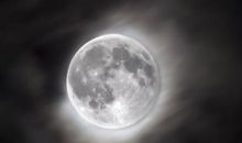 阳光与月光之间