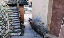 在雨天回家的路上