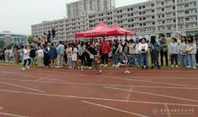运动会跑800米跑