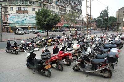 学习骑电动自行车