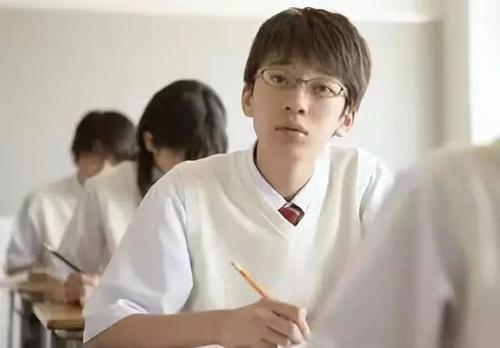 在欢迎高中入学的日子里